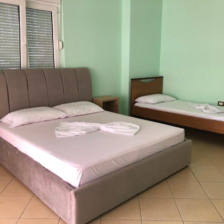 Lungomare Apartment Vlorë エクステリア 写真