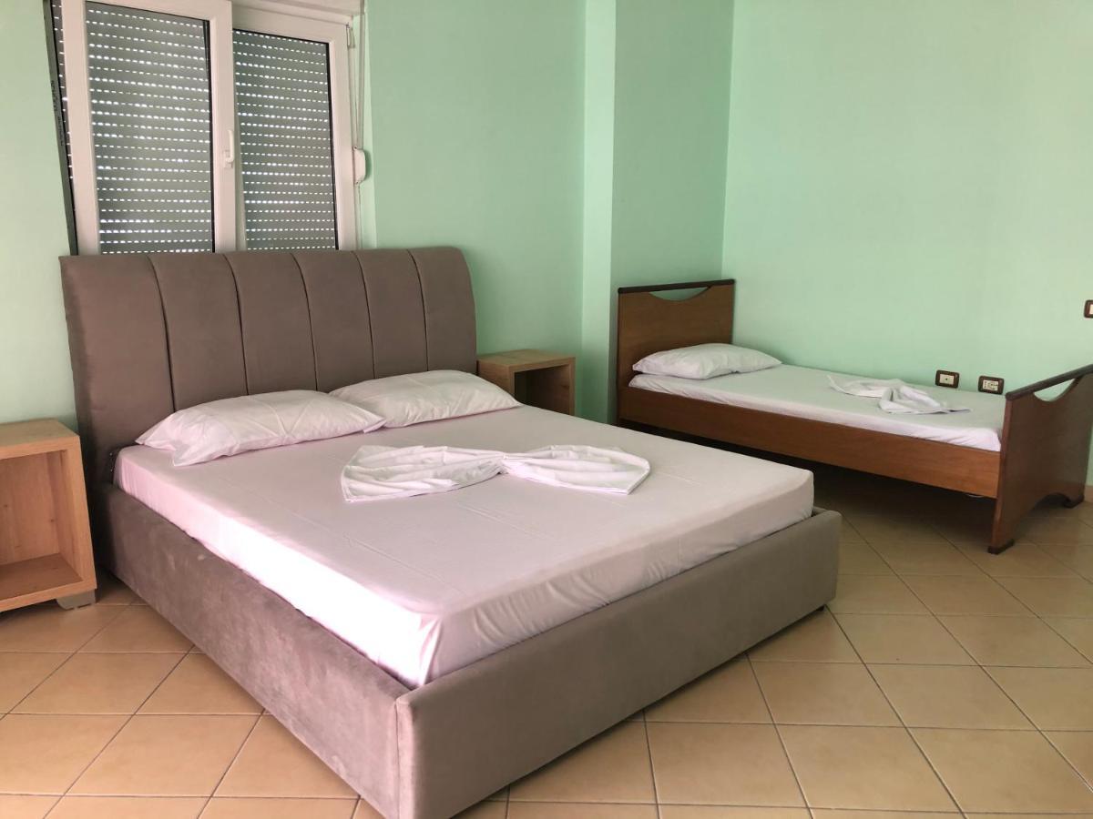 Lungomare Apartment Vlorë エクステリア 写真