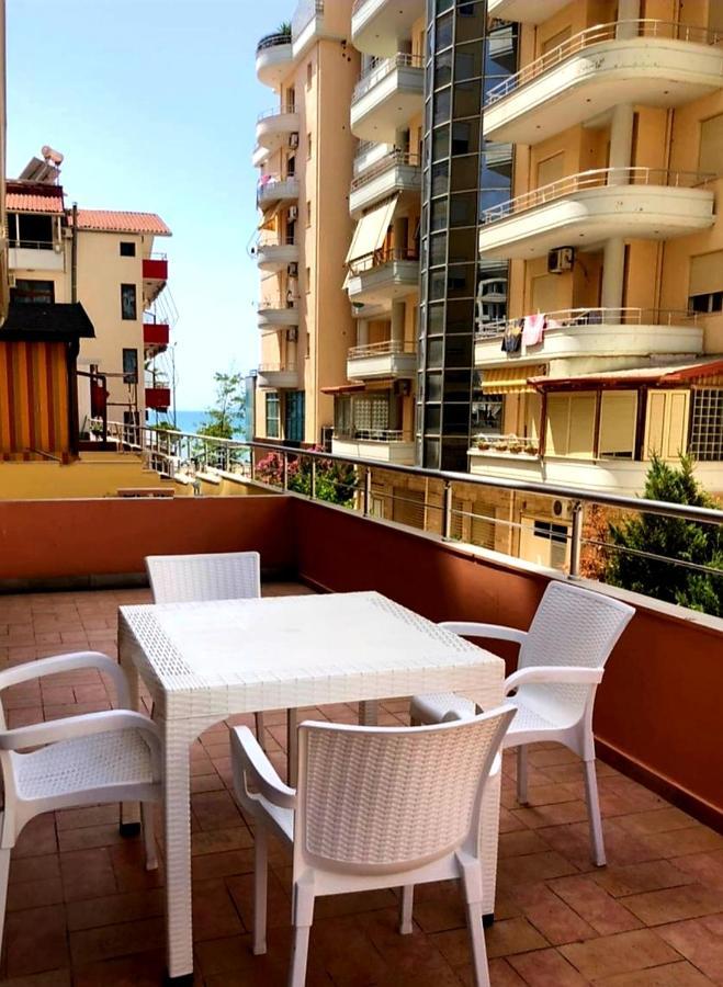 Lungomare Apartment Vlorë エクステリア 写真